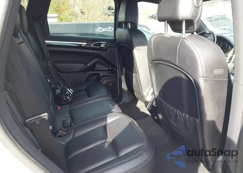 2016 Porsche Cayenne z USA, uszkodzony, nr VIN WP1AA2A23GKA09012